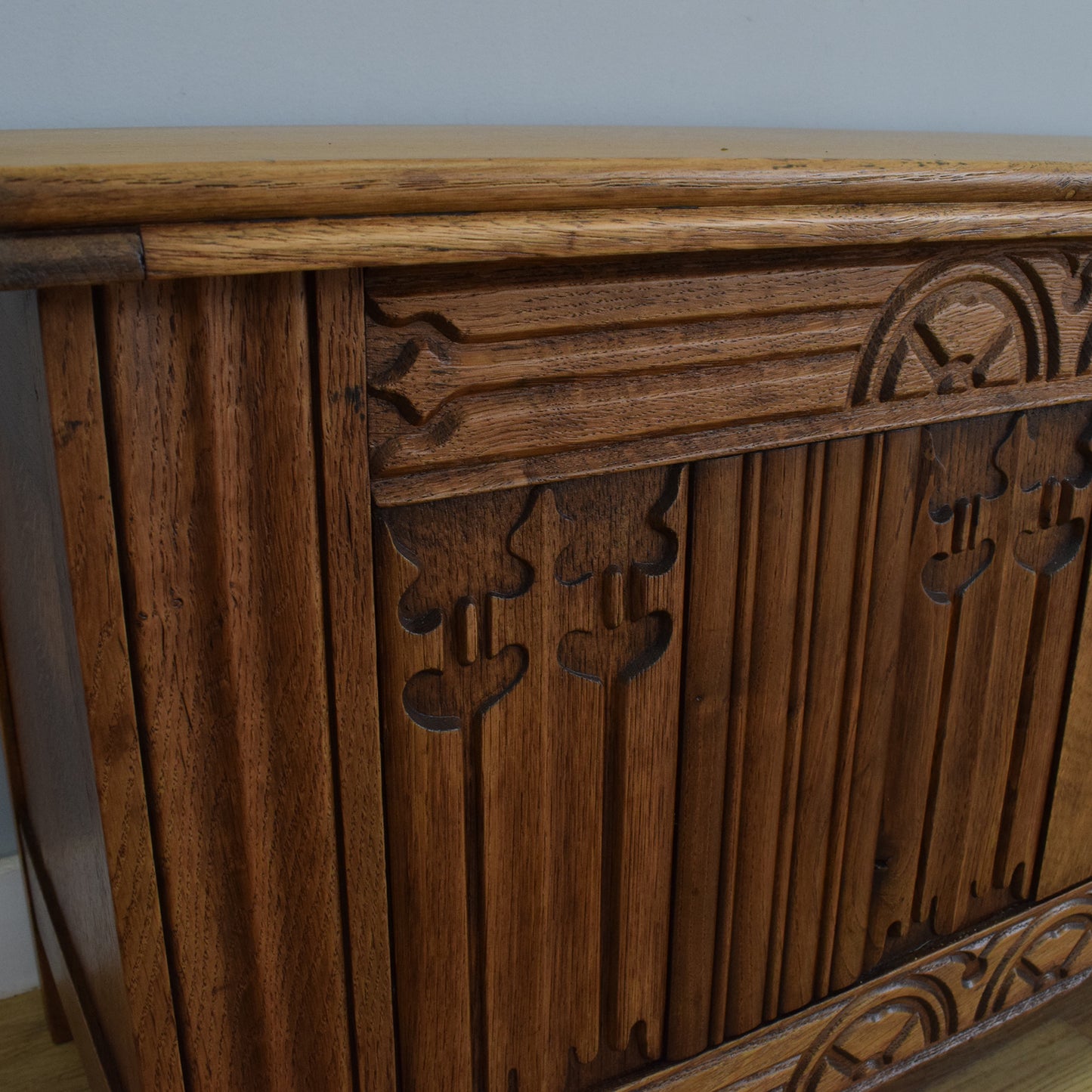 Linenfold Blanket Box