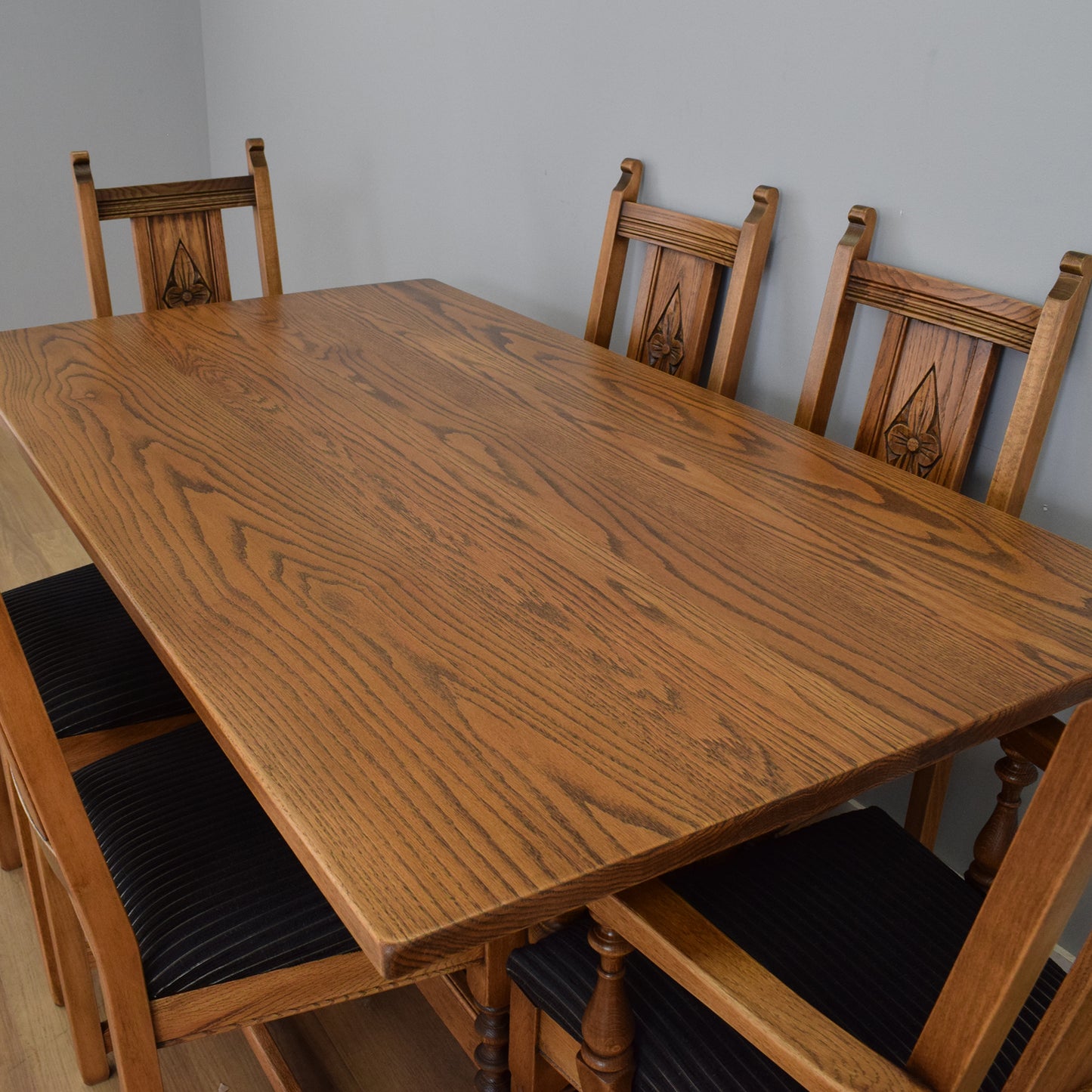 'Old Charm' Oak Table and Six Chairs