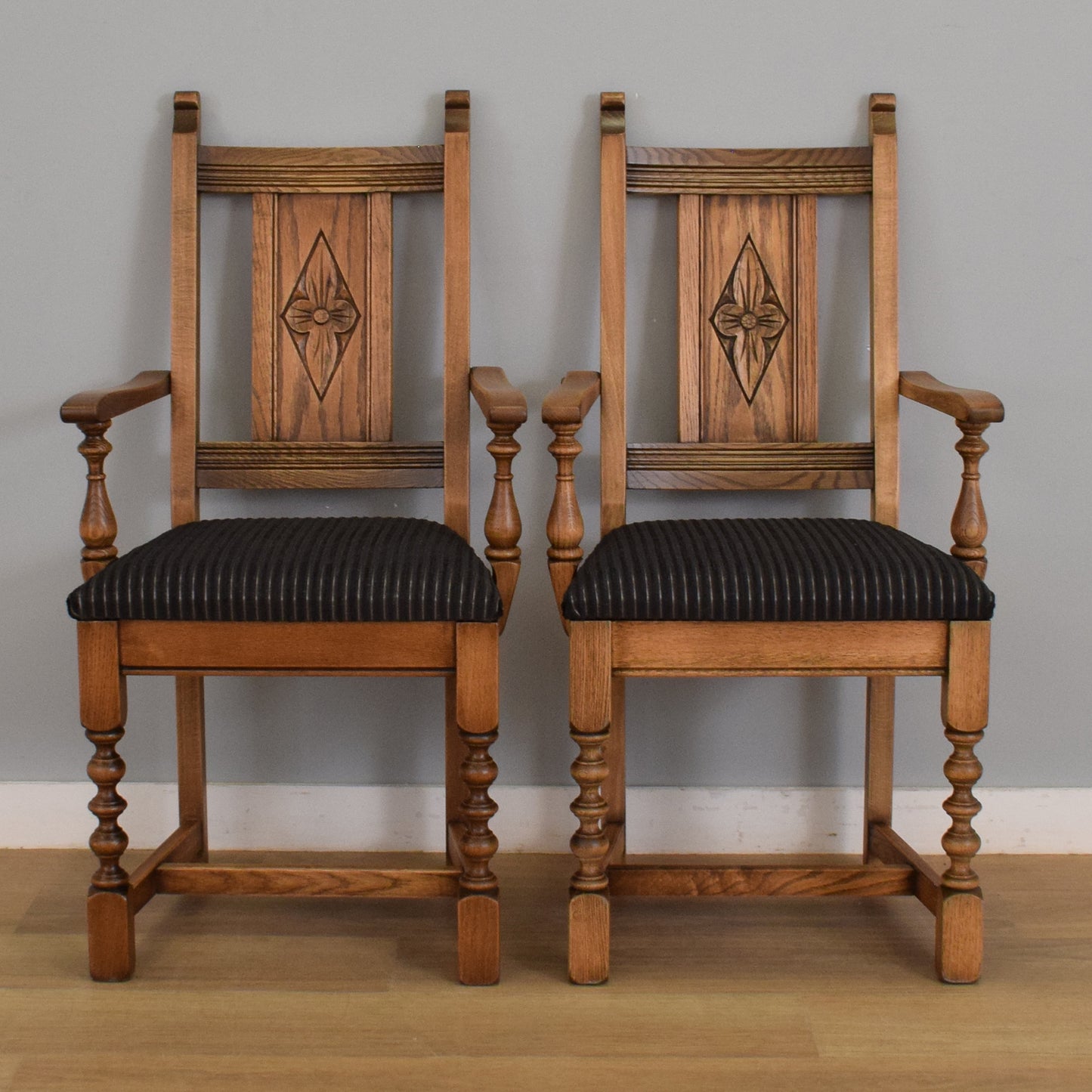 'Old Charm' Oak Table and Six Chairs