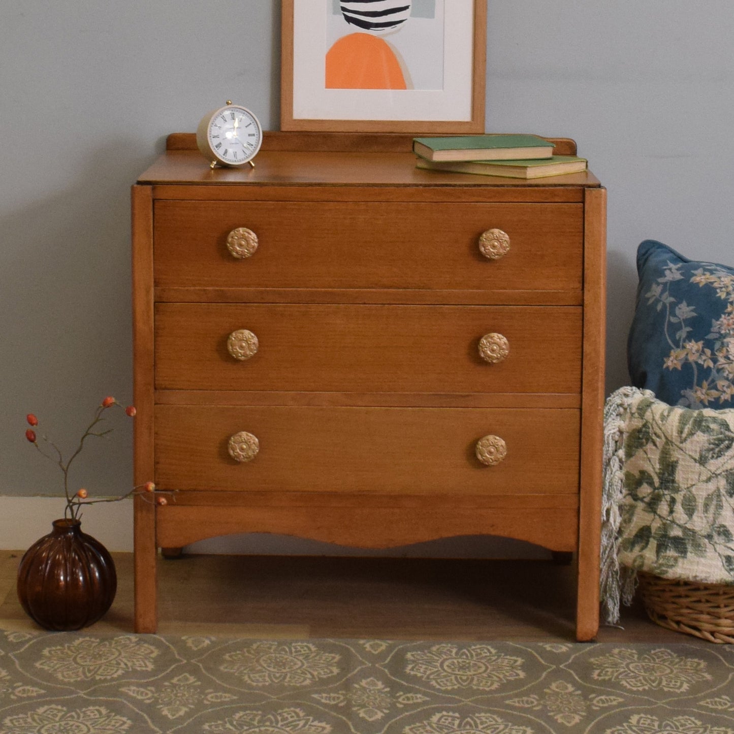 Small Oak Veneer Chest of Drawers