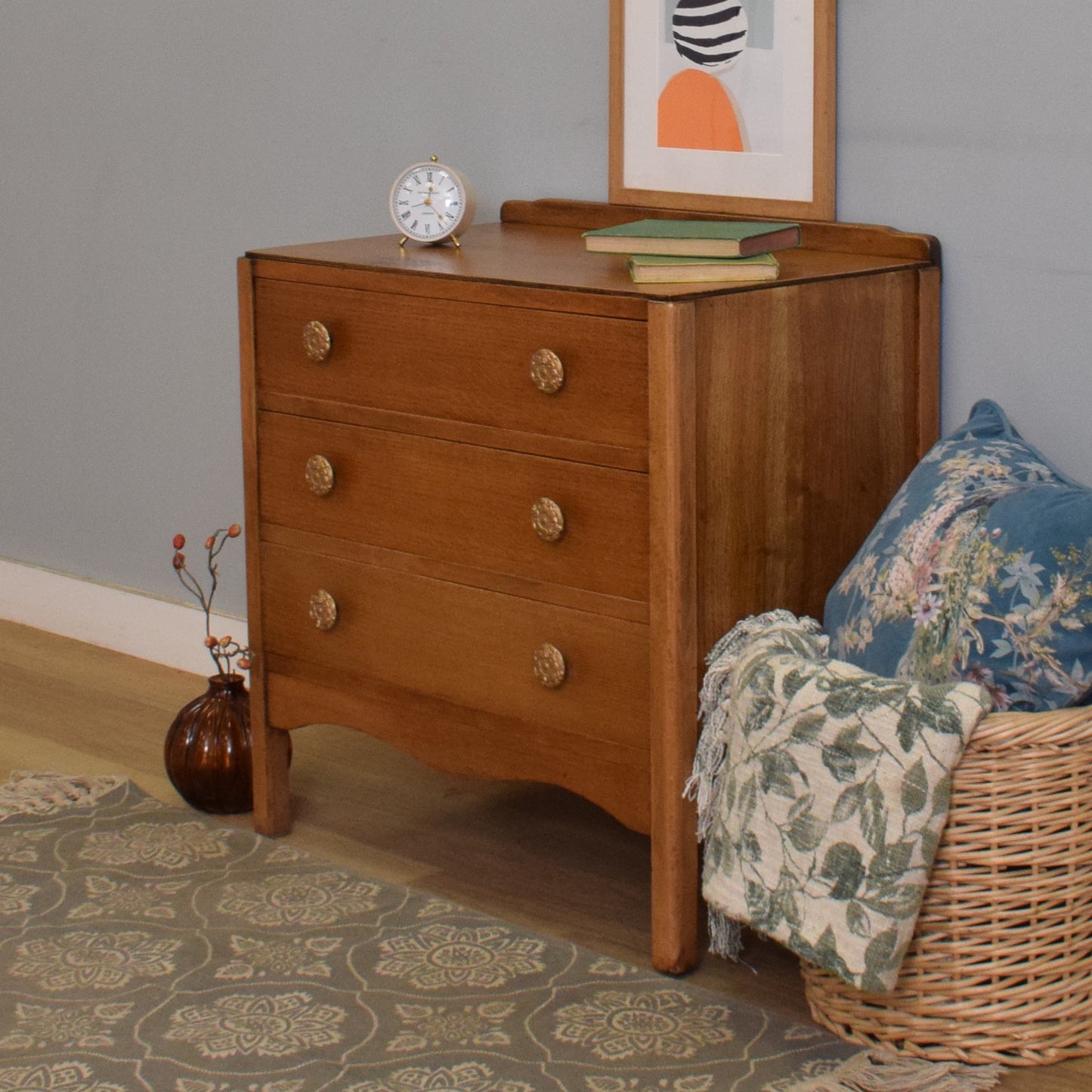 Small Oak Veneer Chest of Drawers