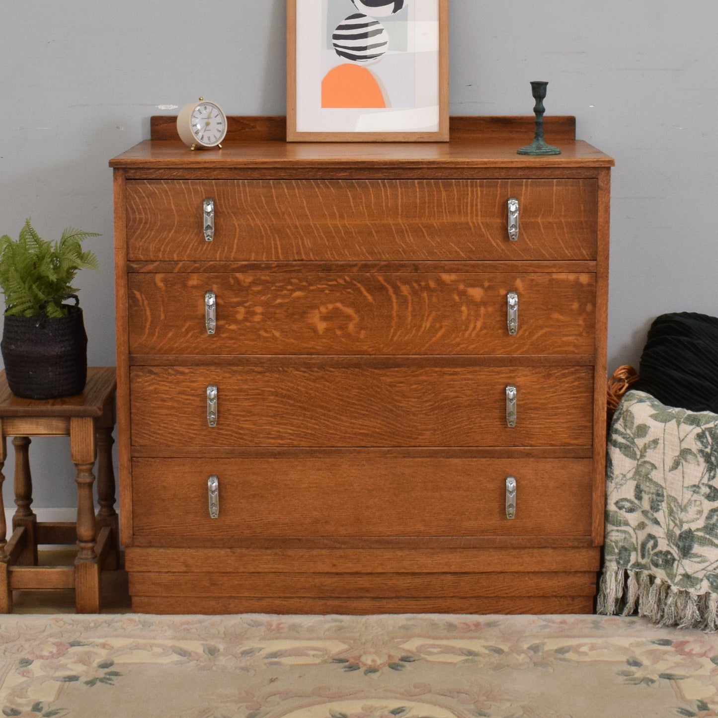 Oak Chest of Drawers