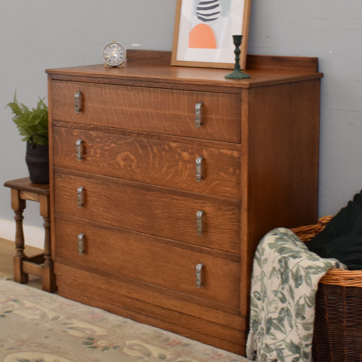 Oak Chest of Drawers