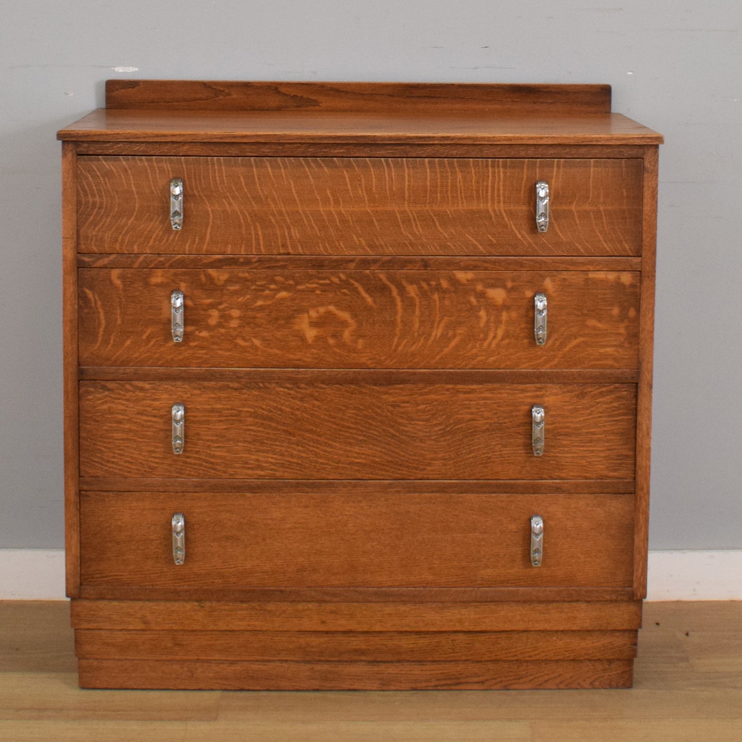 Oak Chest of Drawers