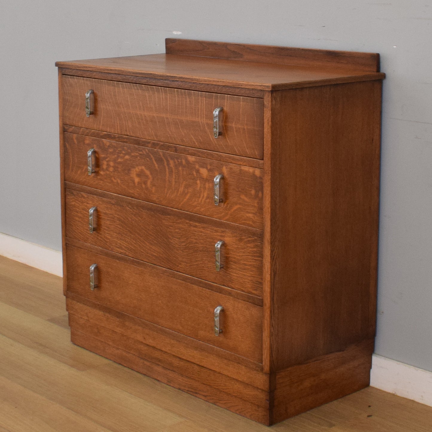 Oak Chest of Drawers