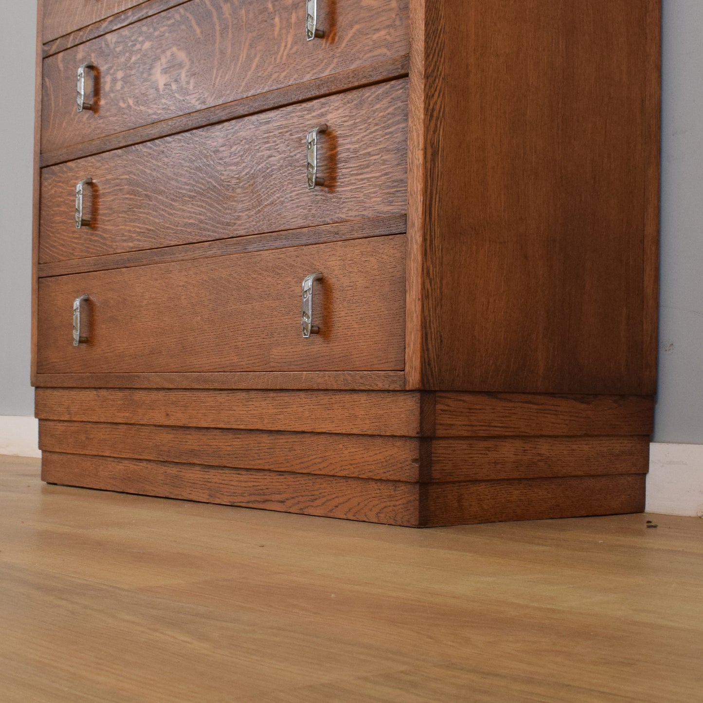 Oak Chest of Drawers