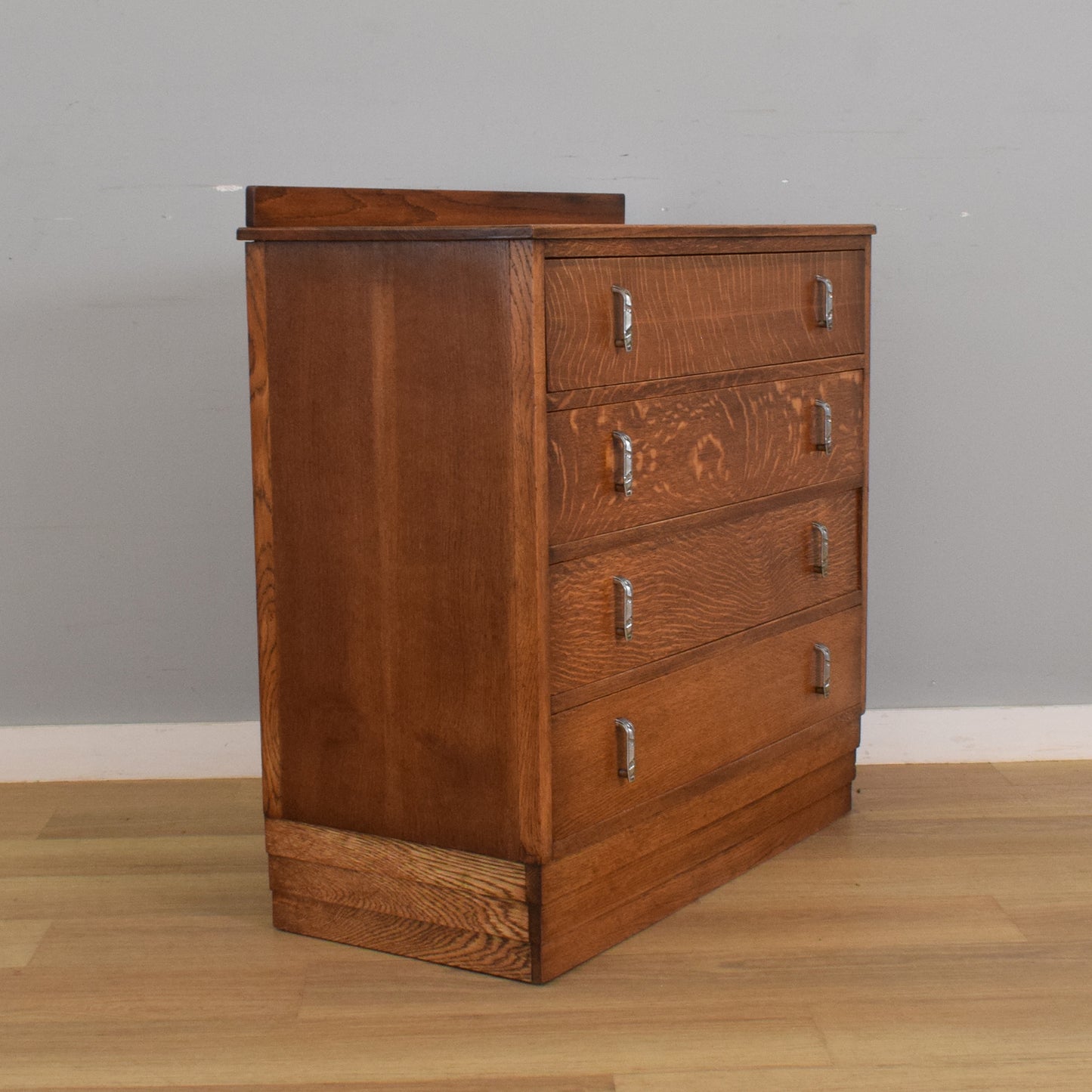 Oak Chest of Drawers