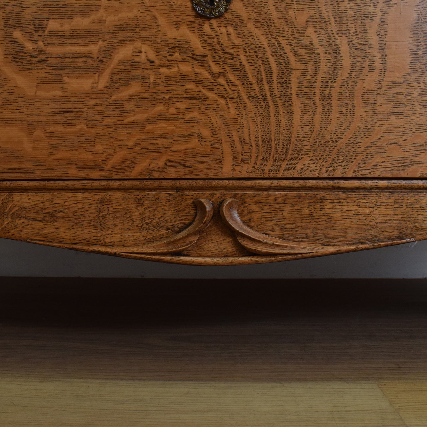 Large Oak Chest of Drawers
