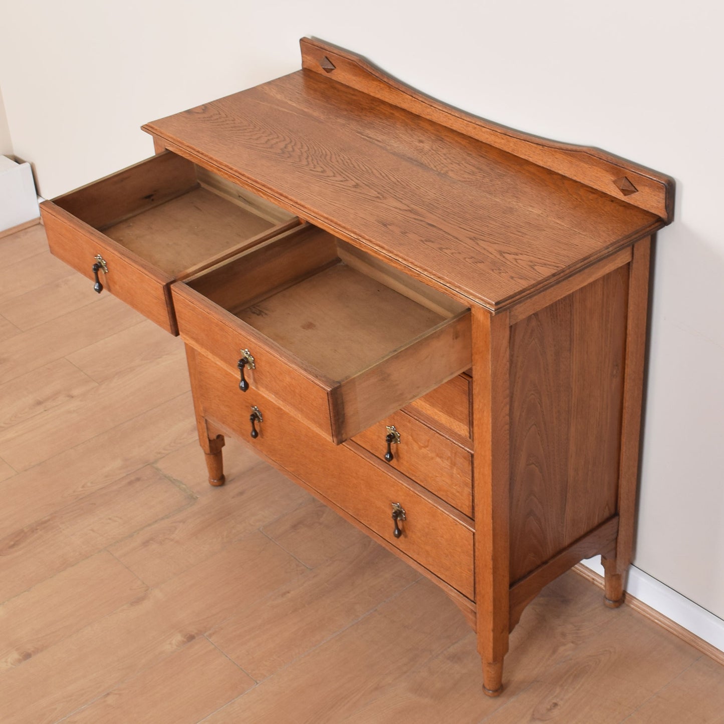 Oak Chest of Drawers