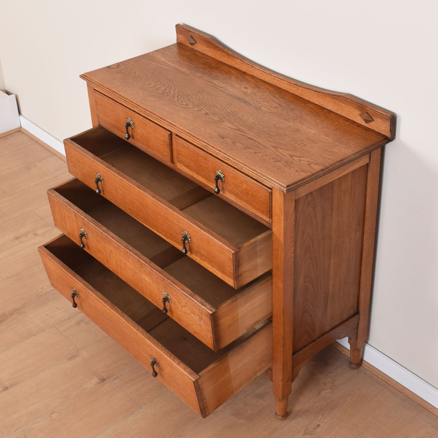 Oak Chest of Drawers