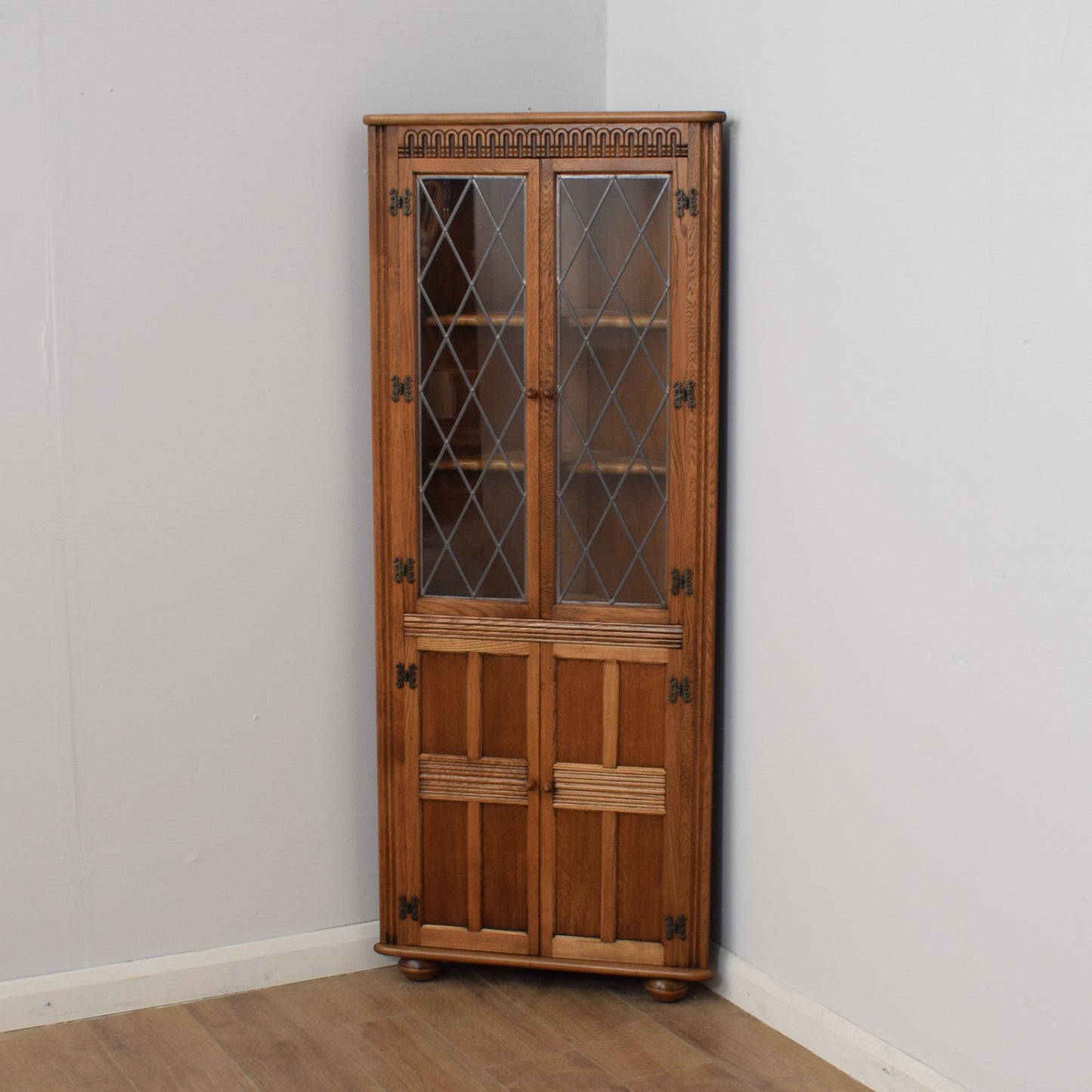 Glazed Corner Unit