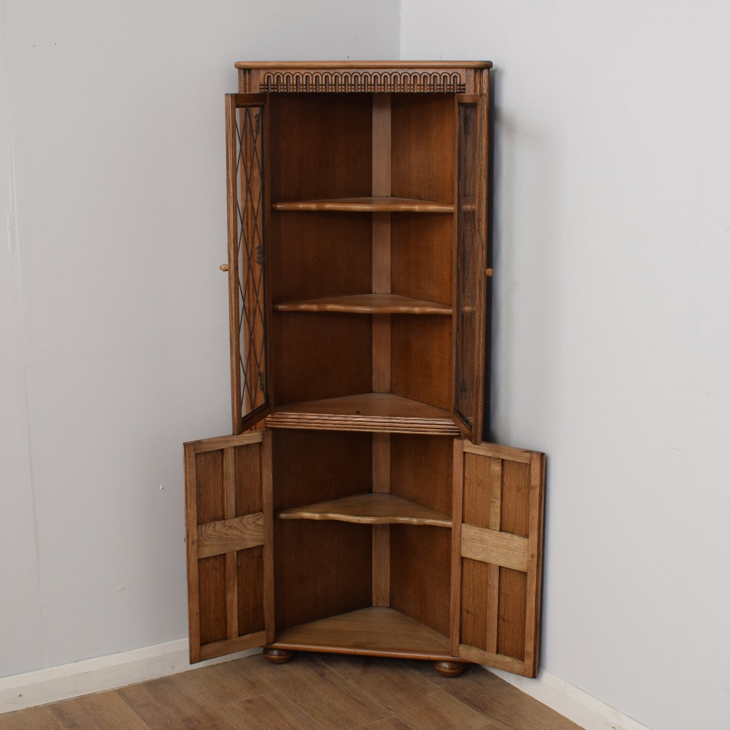 Glazed Corner Unit