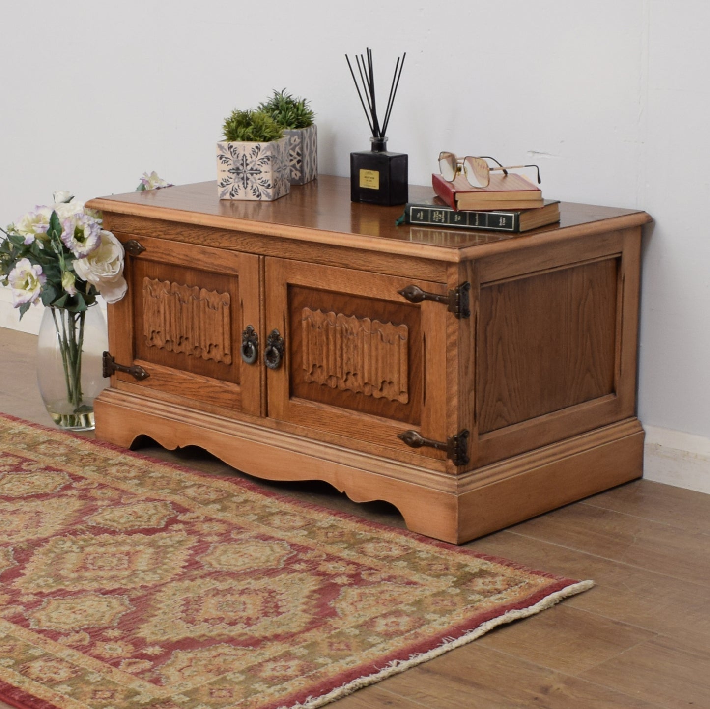 Old Charm TV Cabinet
