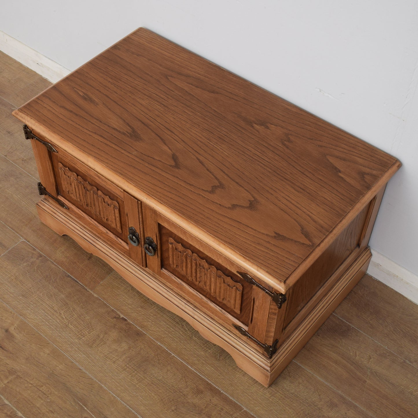 Old Charm TV Cabinet