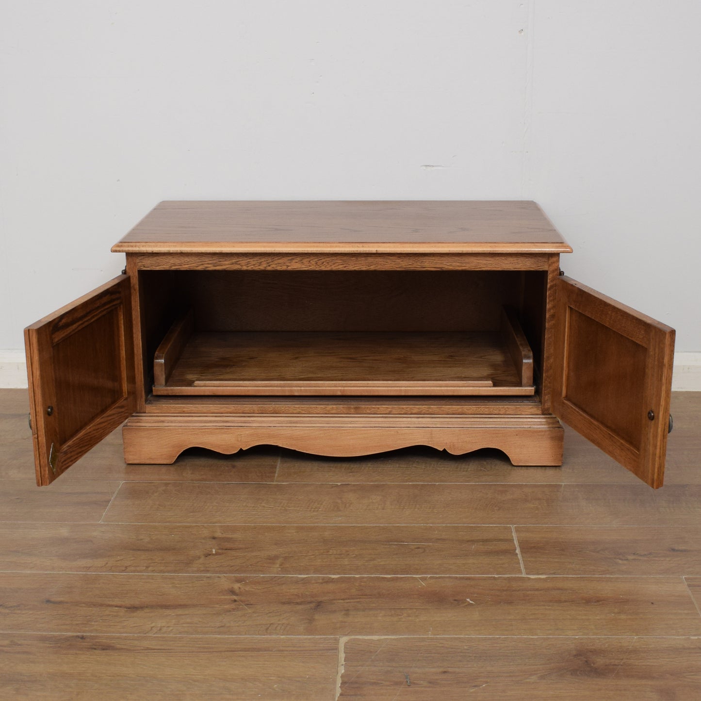 Old Charm TV Cabinet