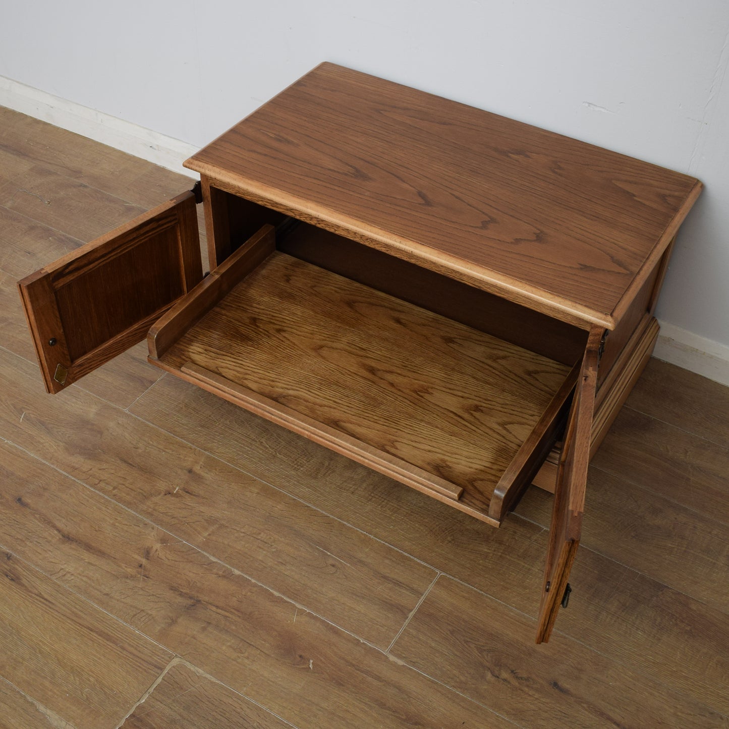 Old Charm TV Cabinet