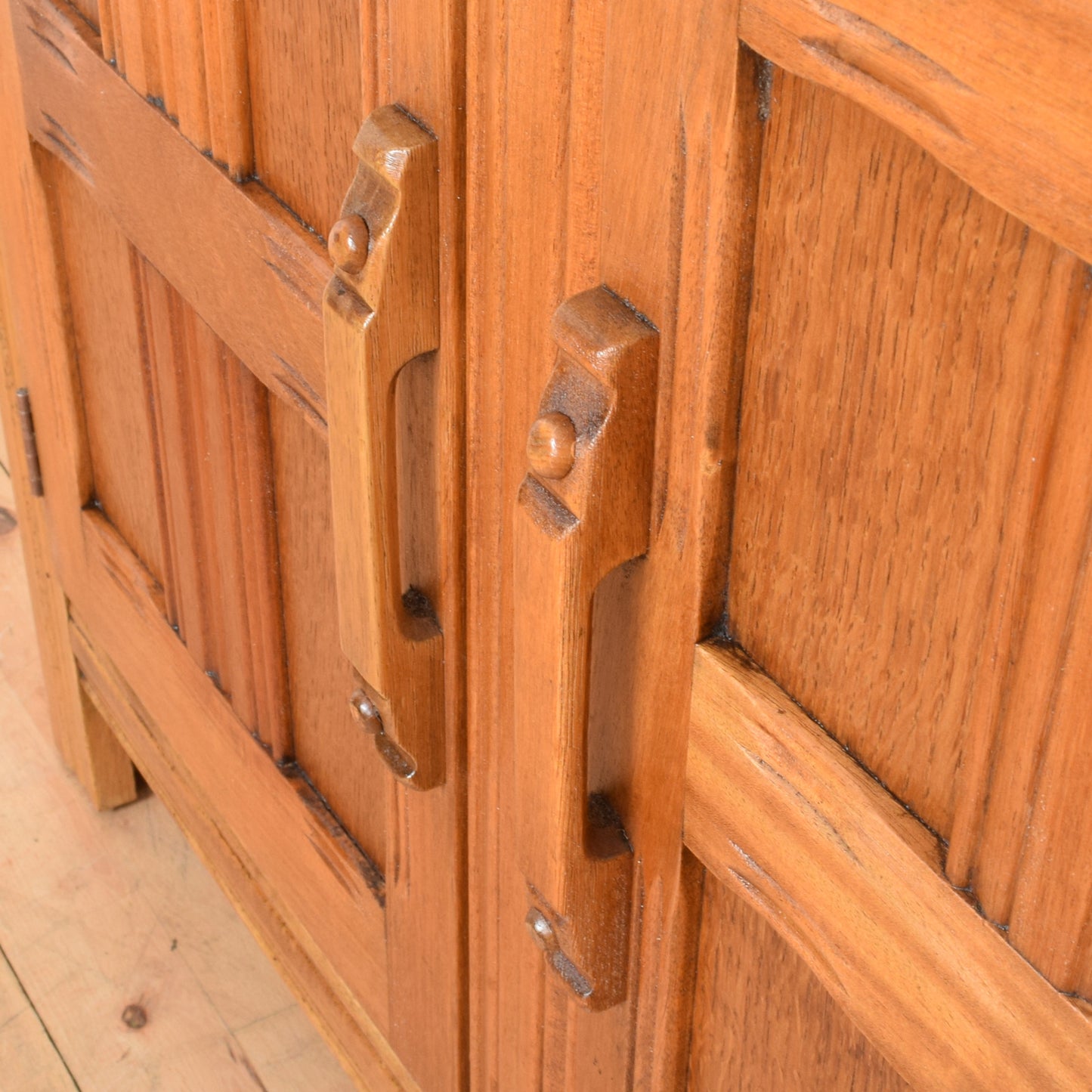 Oak 'Old Charm' Dresser