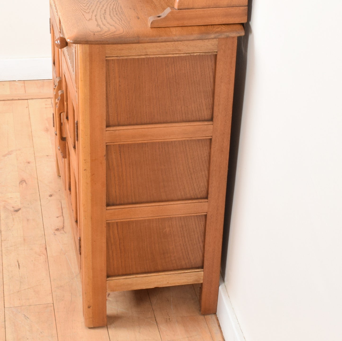 Oak 'Old Charm' Dresser