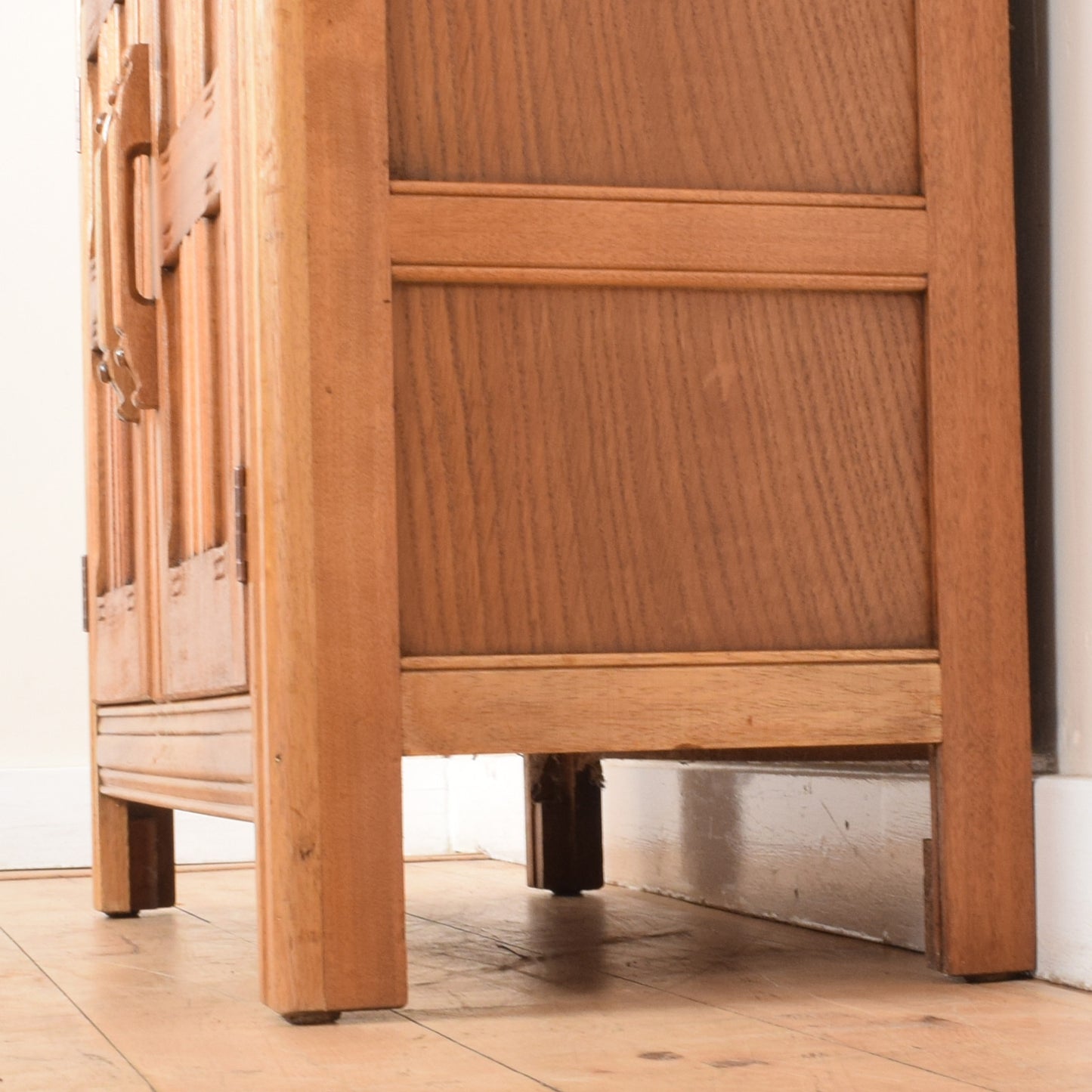Oak 'Old Charm' Dresser