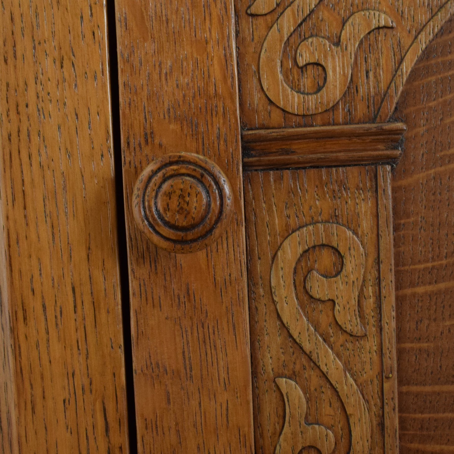 Oak Court Cabinet