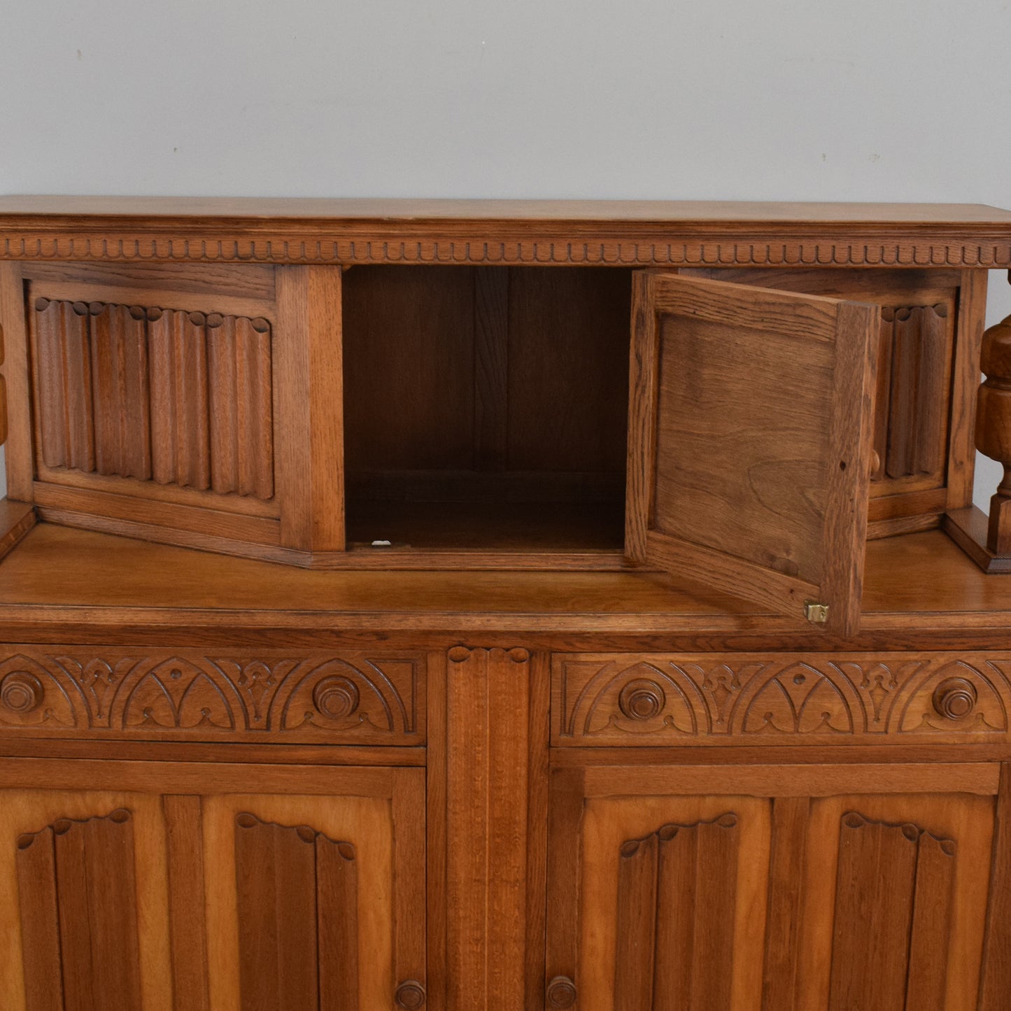 Oak Court Cabinet