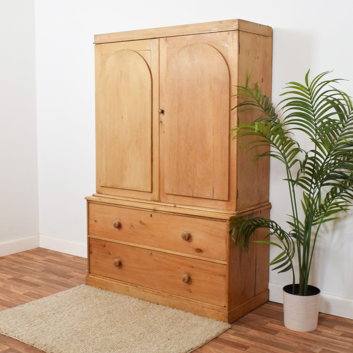 Rustic Pine Linen Press