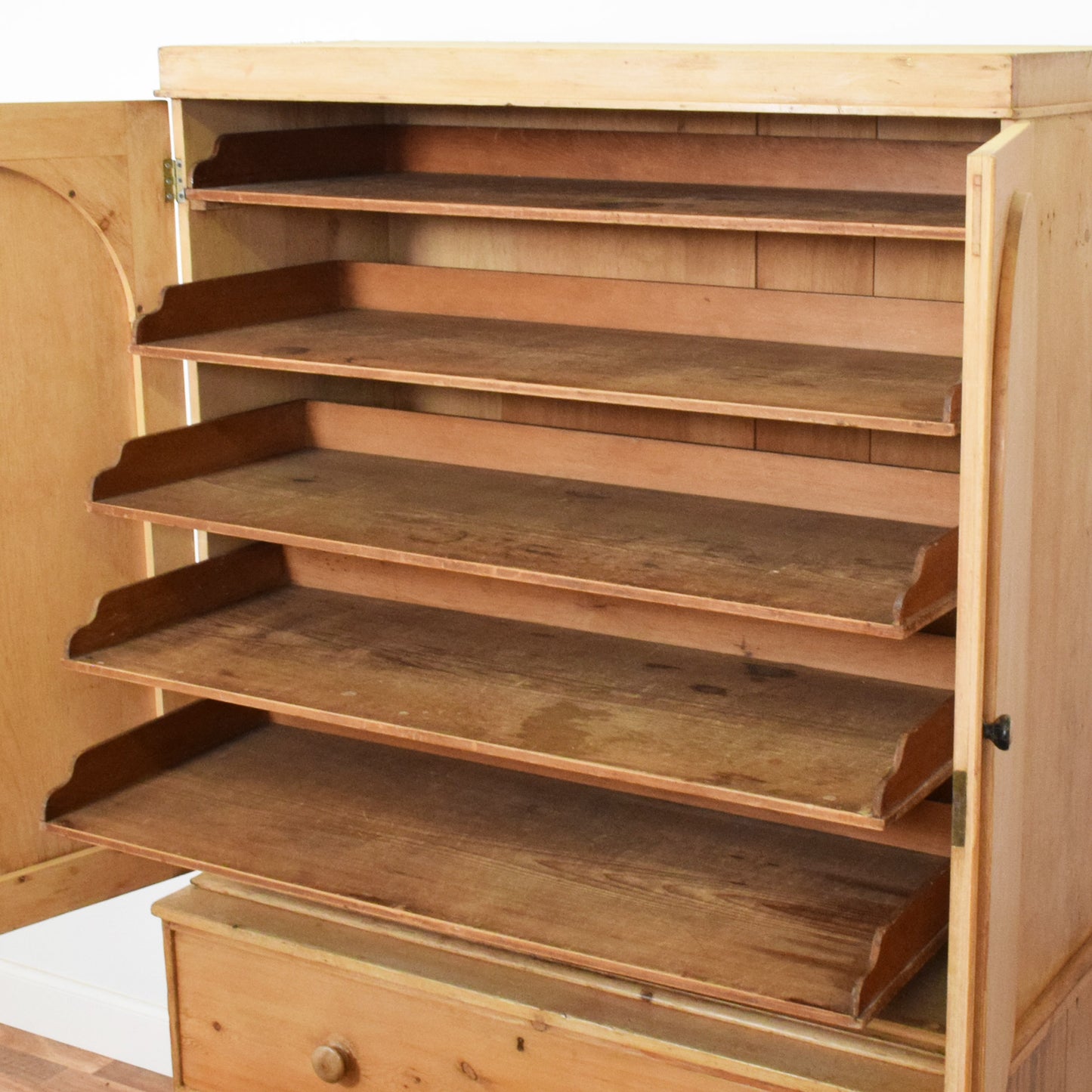 Rustic Pine Linen Press