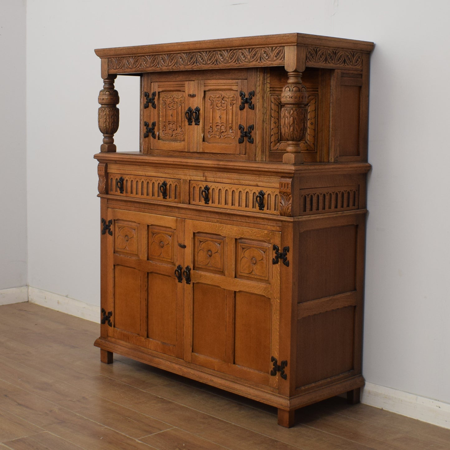 Old Charm Court Cabinet