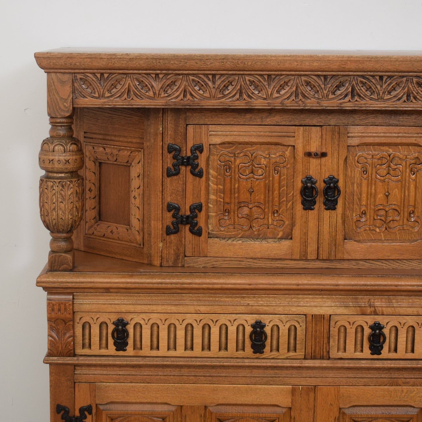 Old Charm Court Cabinet