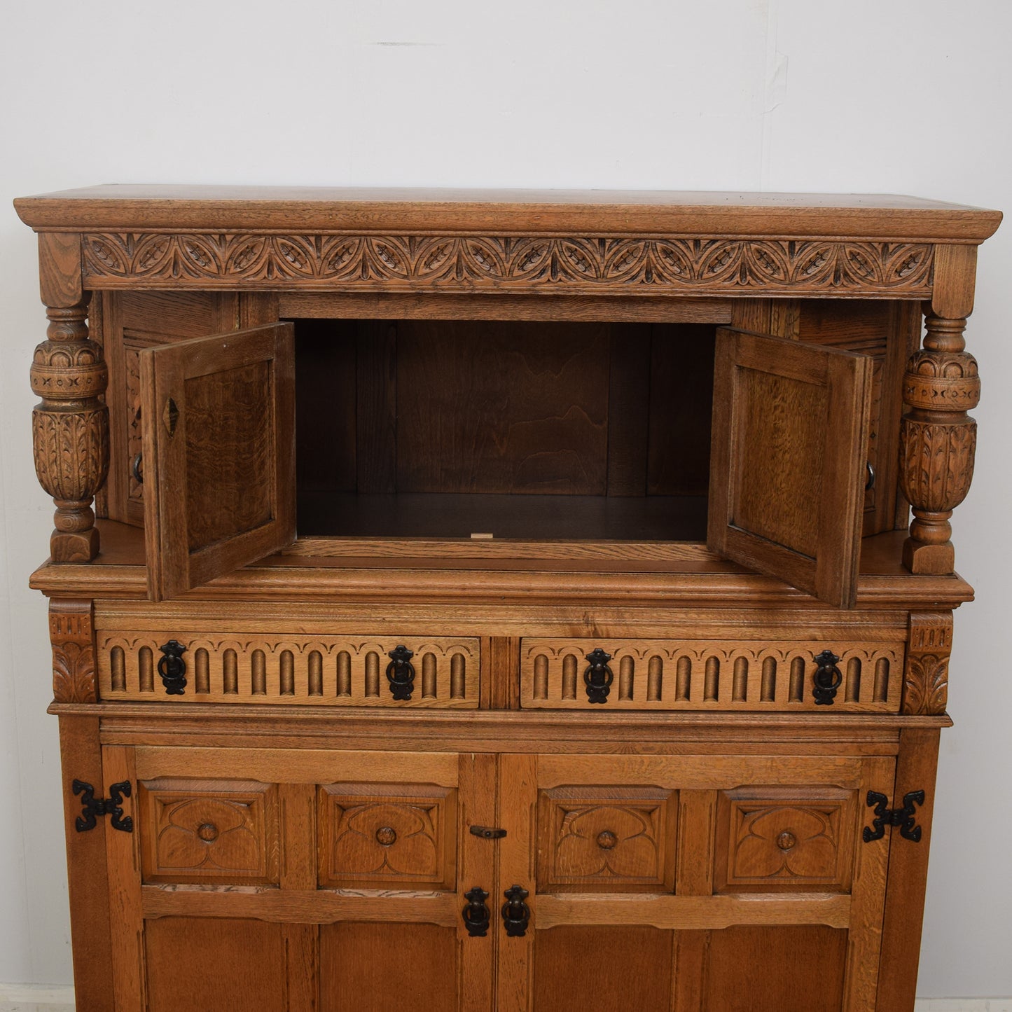 Old Charm Court Cabinet