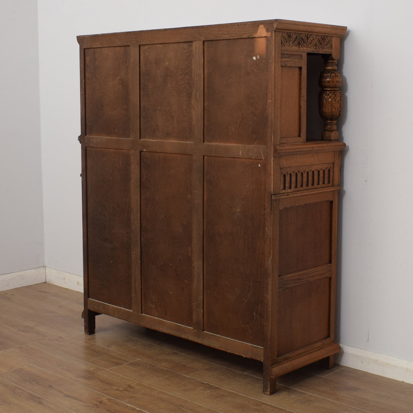 Old Charm Court Cabinet