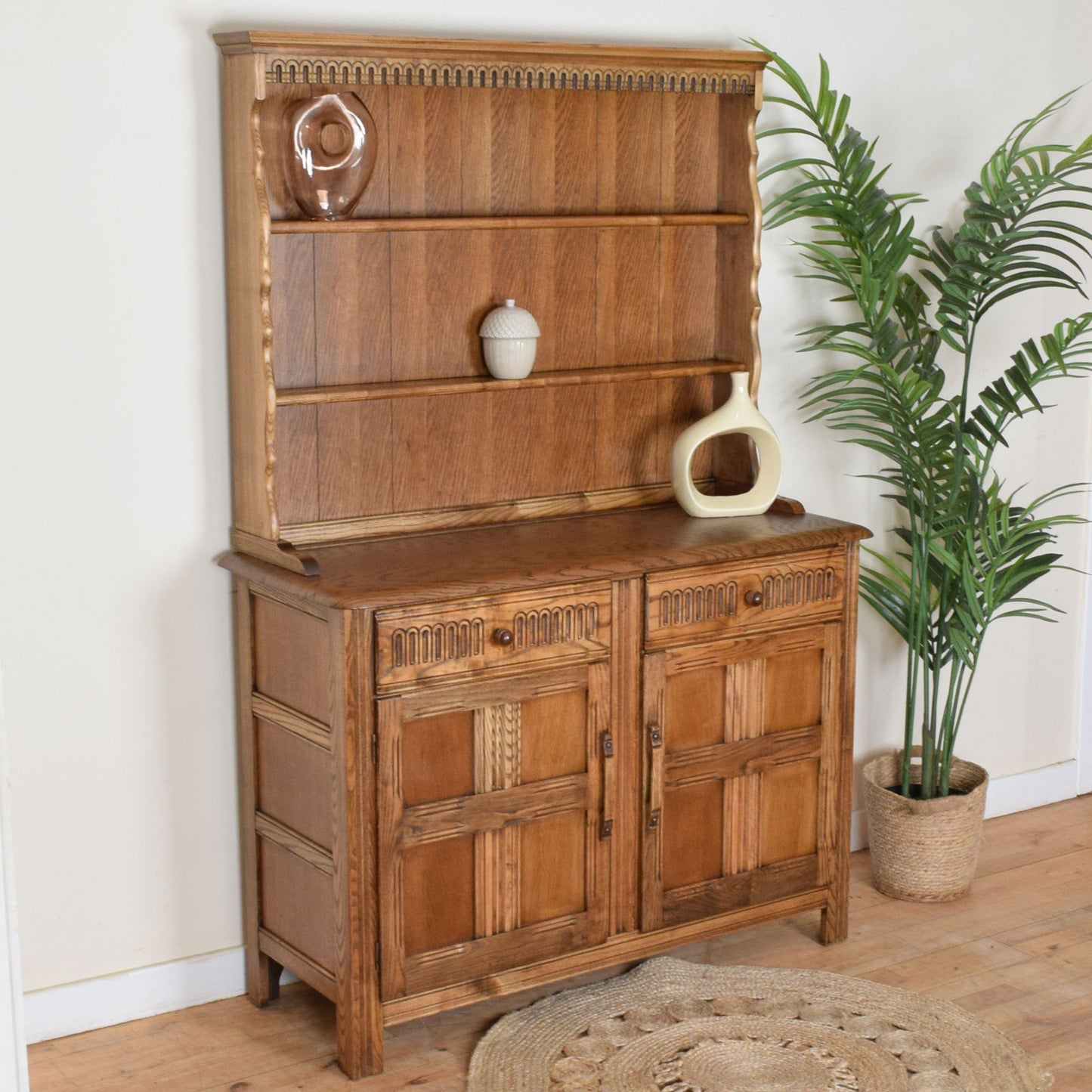 Priory Dresser