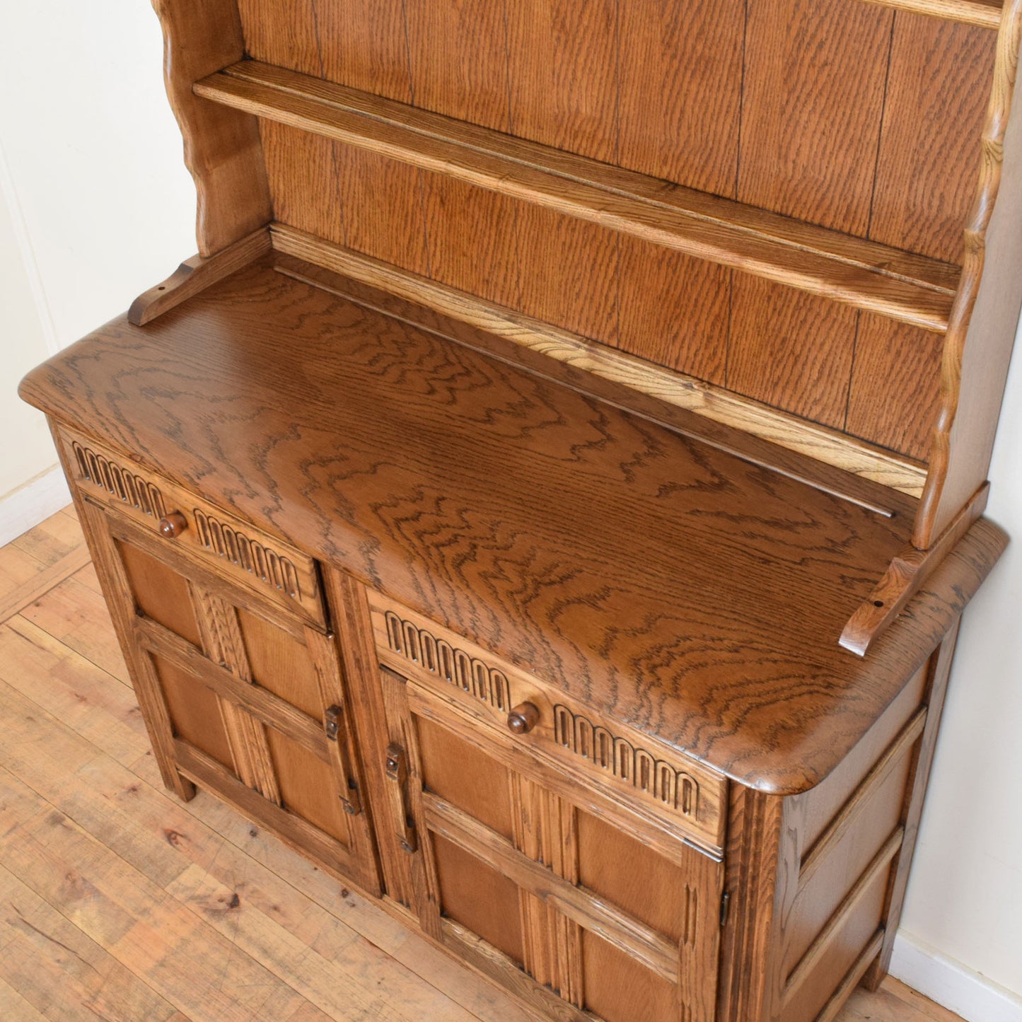 Priory Dresser