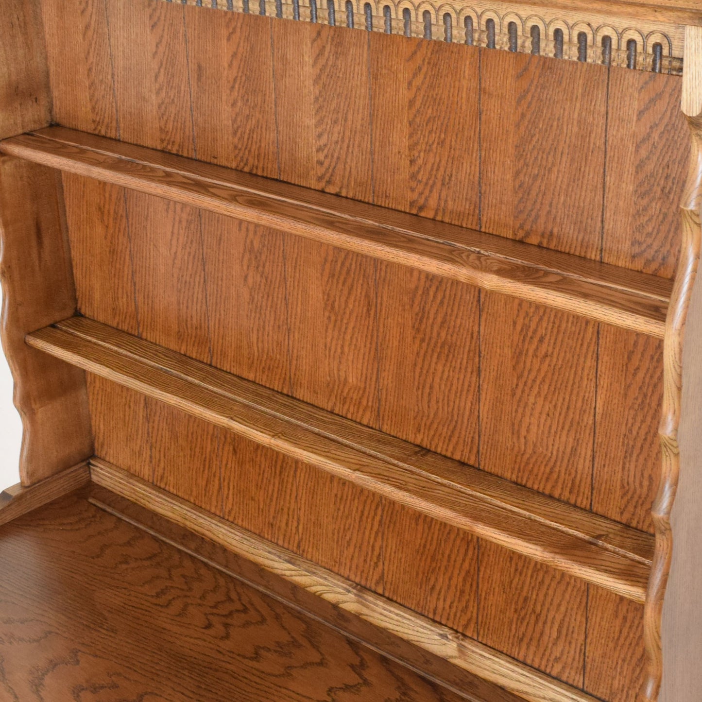 Priory Dresser