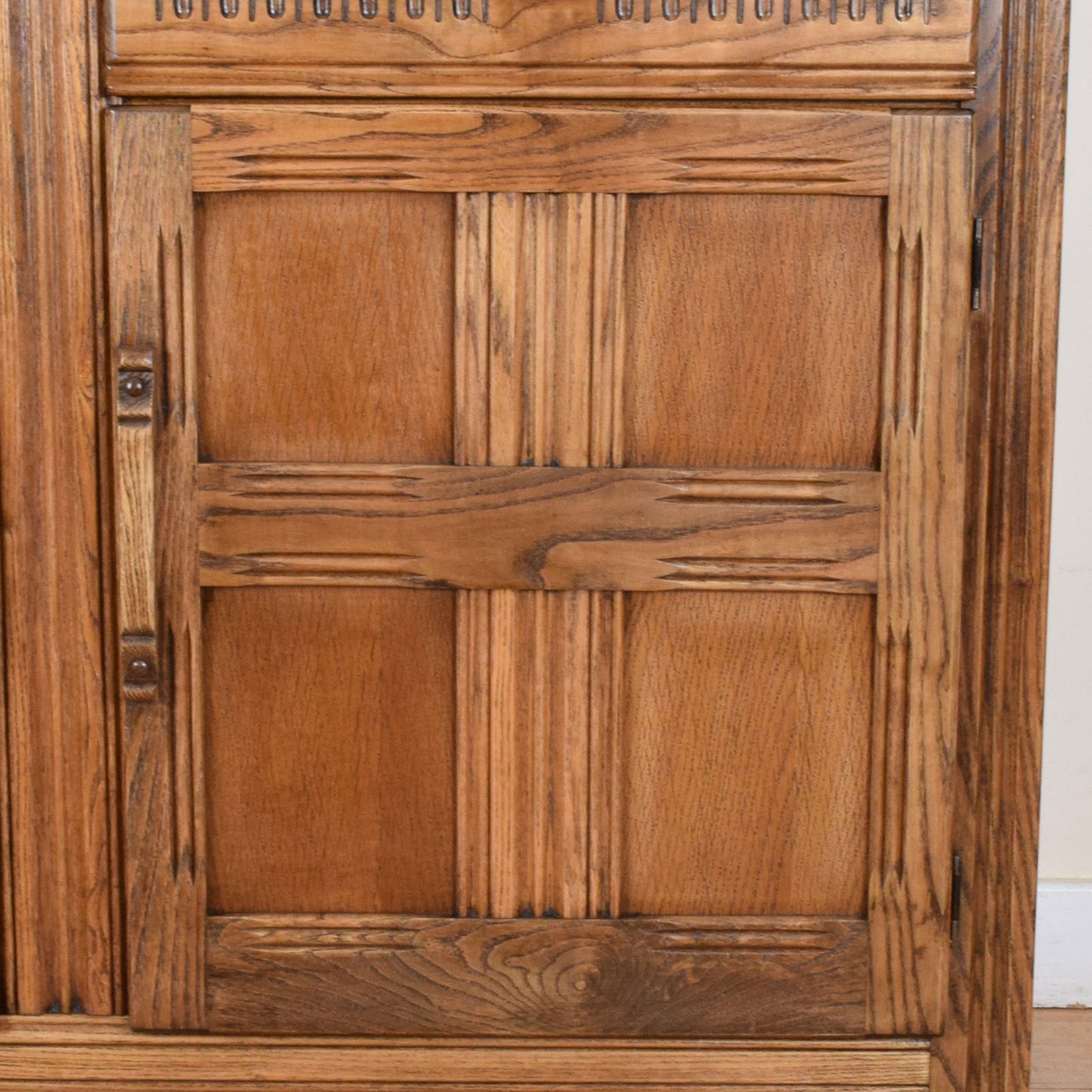 Priory Dresser