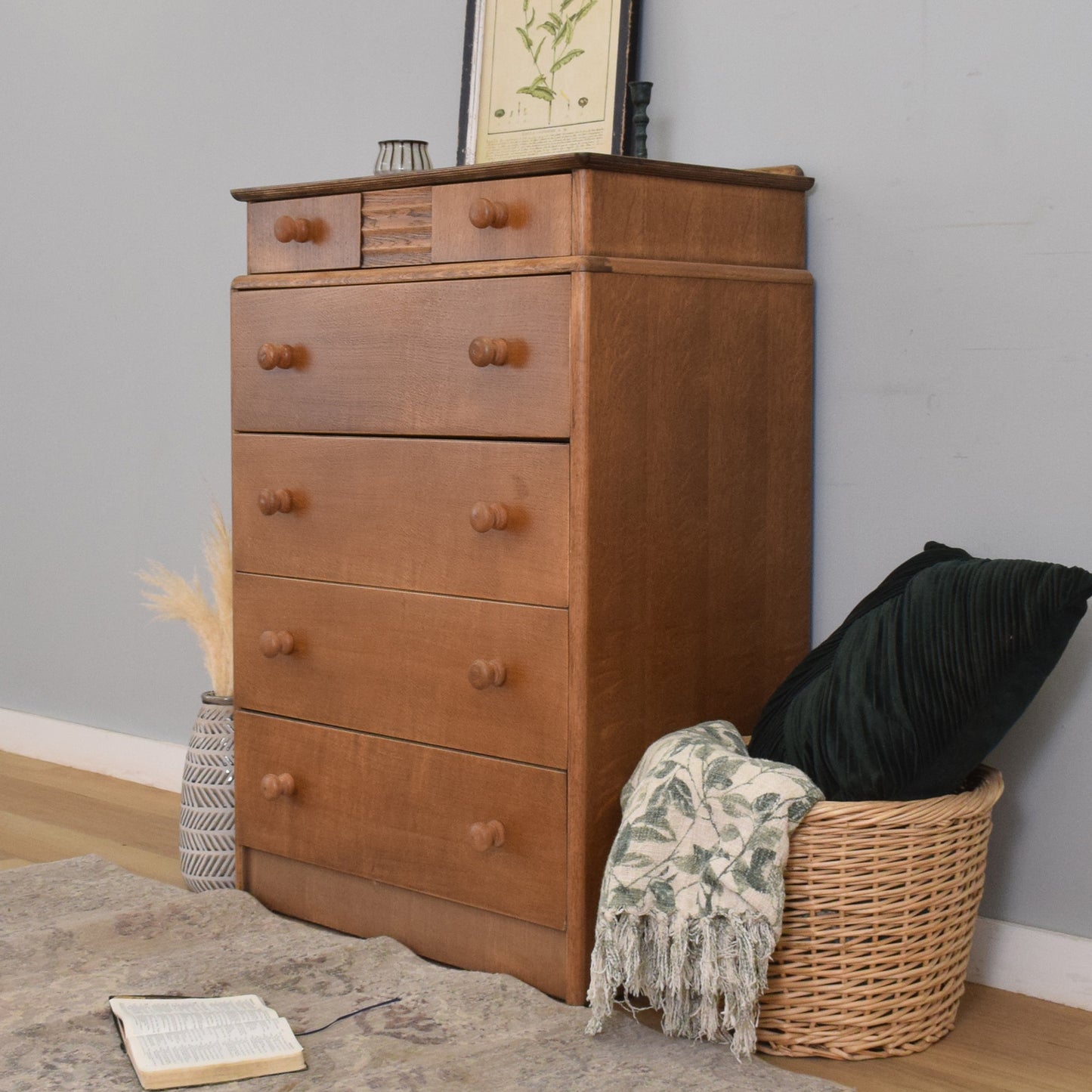 Oak Veneer Chest of Drawers