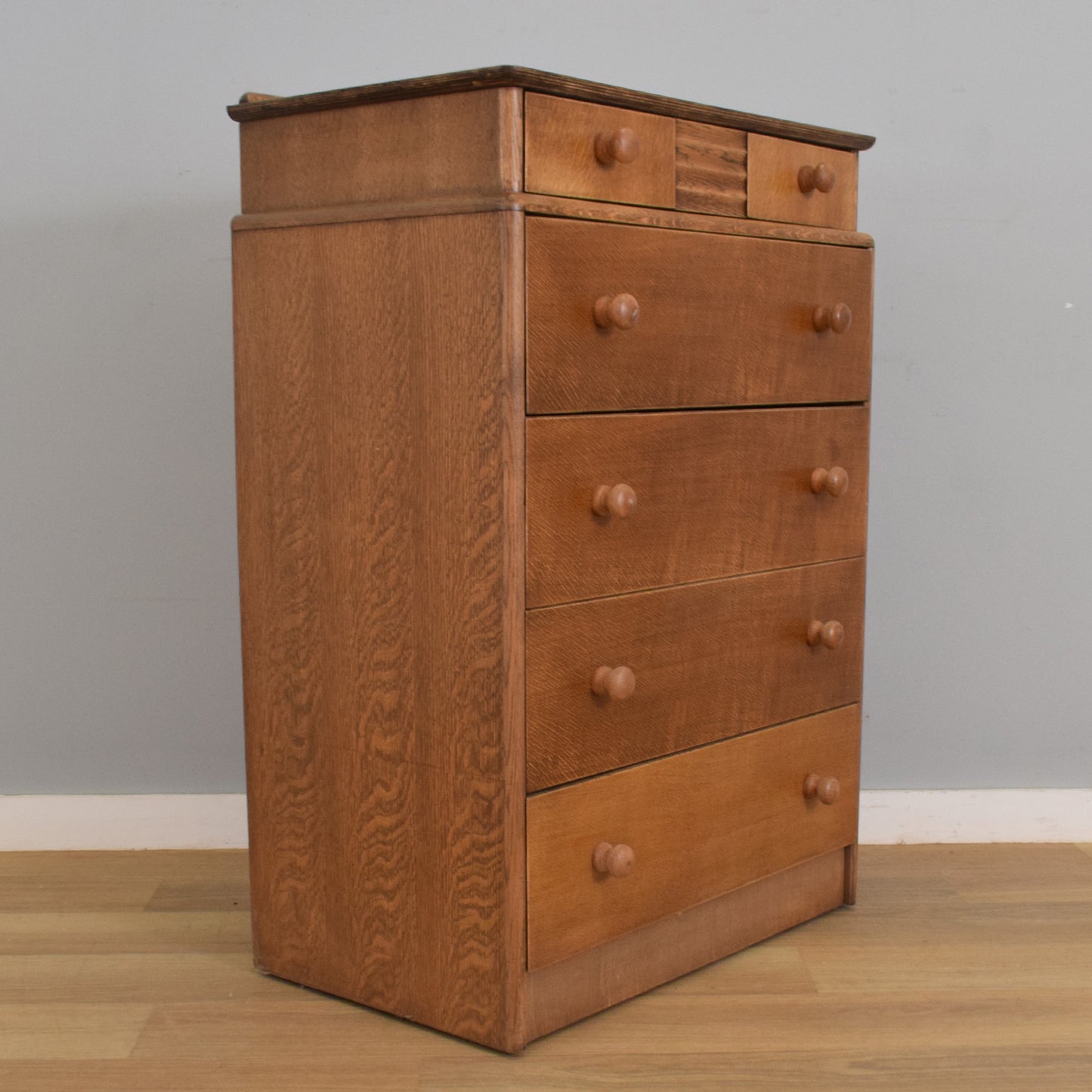 Oak Veneer Chest of Drawers