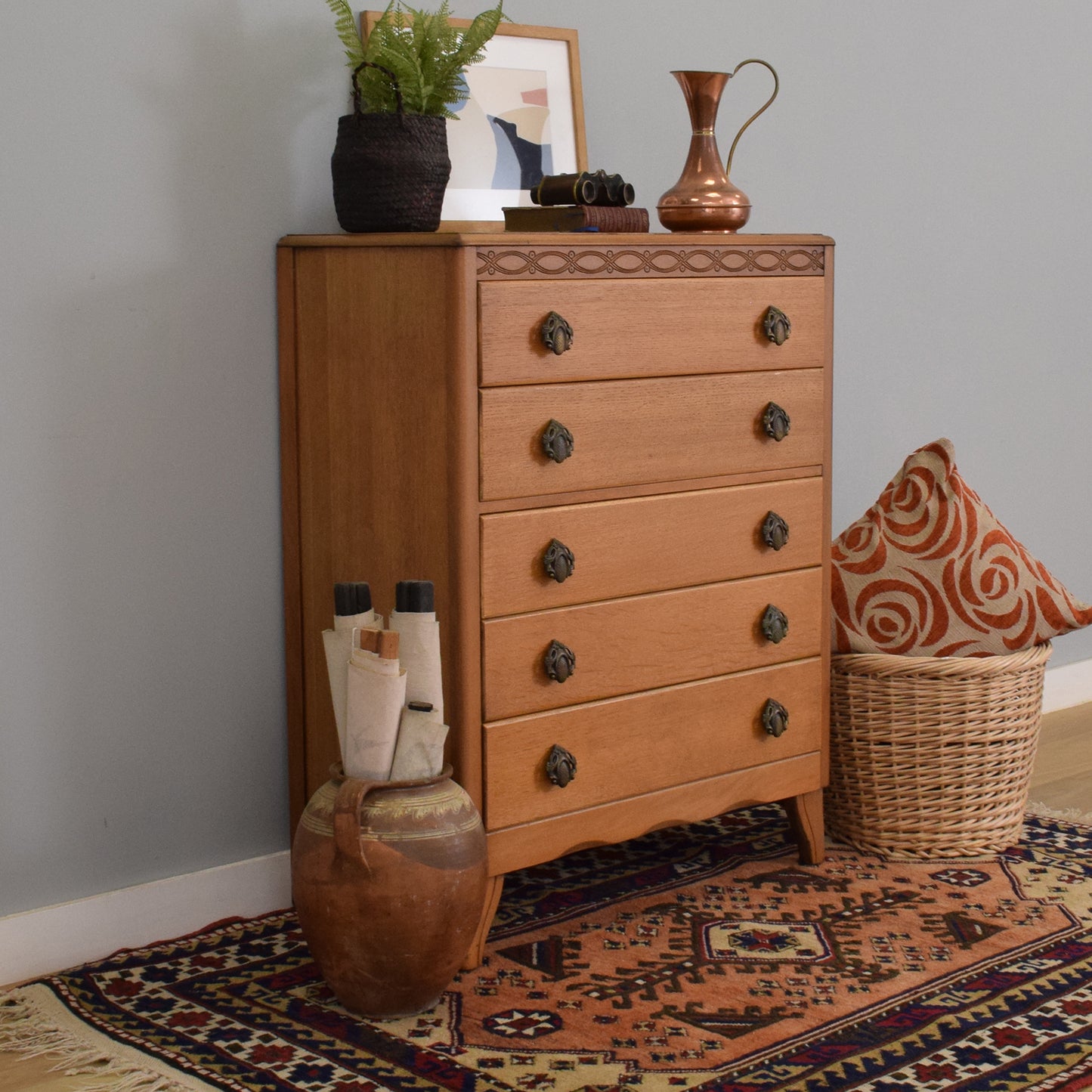 Oak Veneer Chest of Drawers