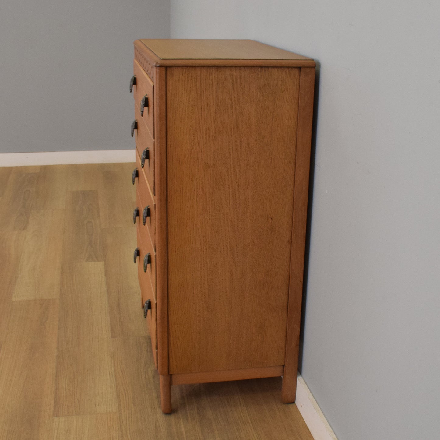 Oak Veneer Chest of Drawers