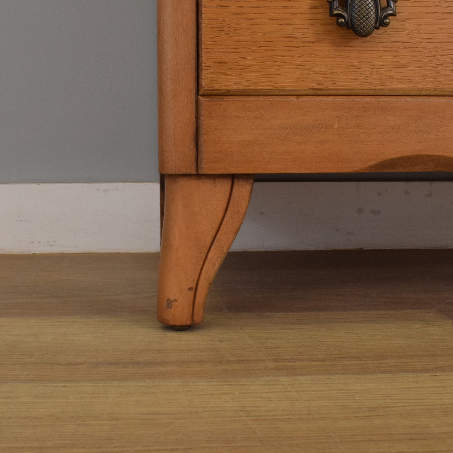 Oak Veneer Chest of Drawers