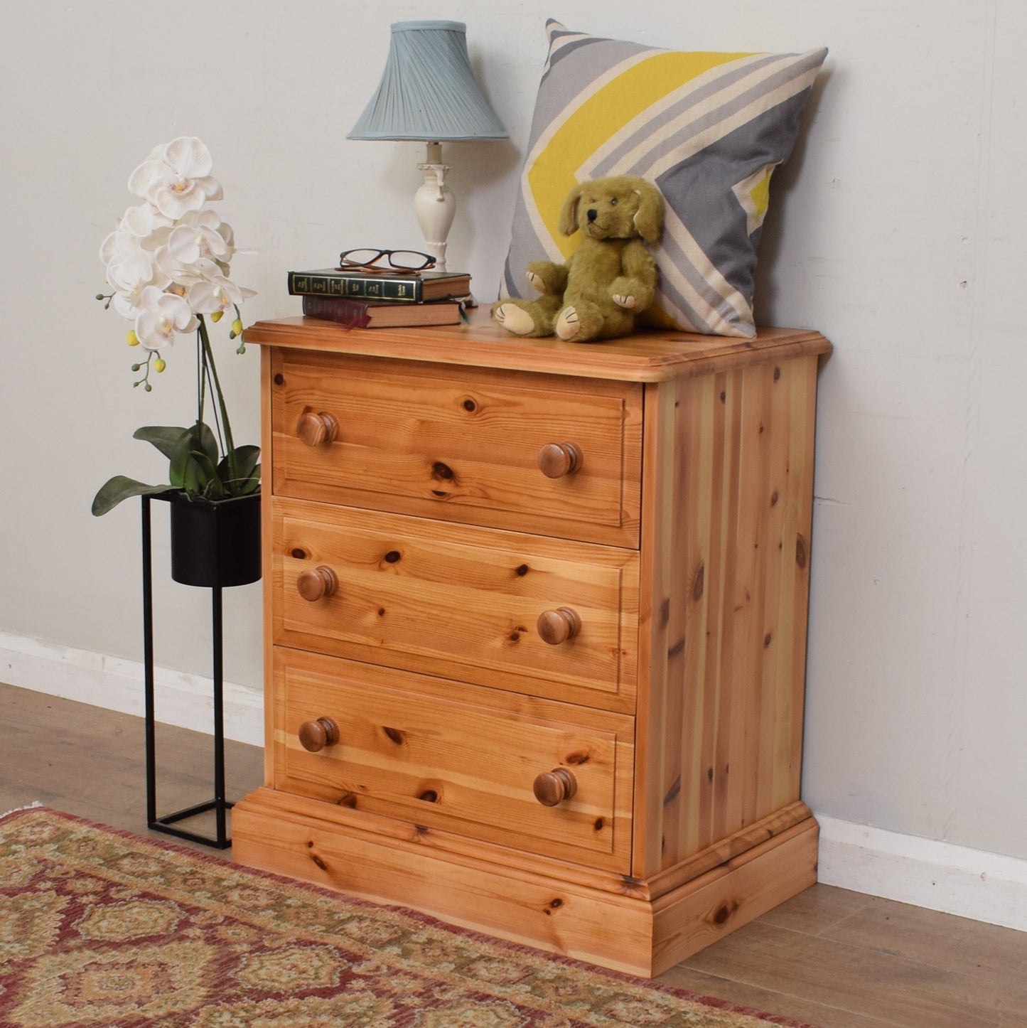 Pine Chest of Drawers
