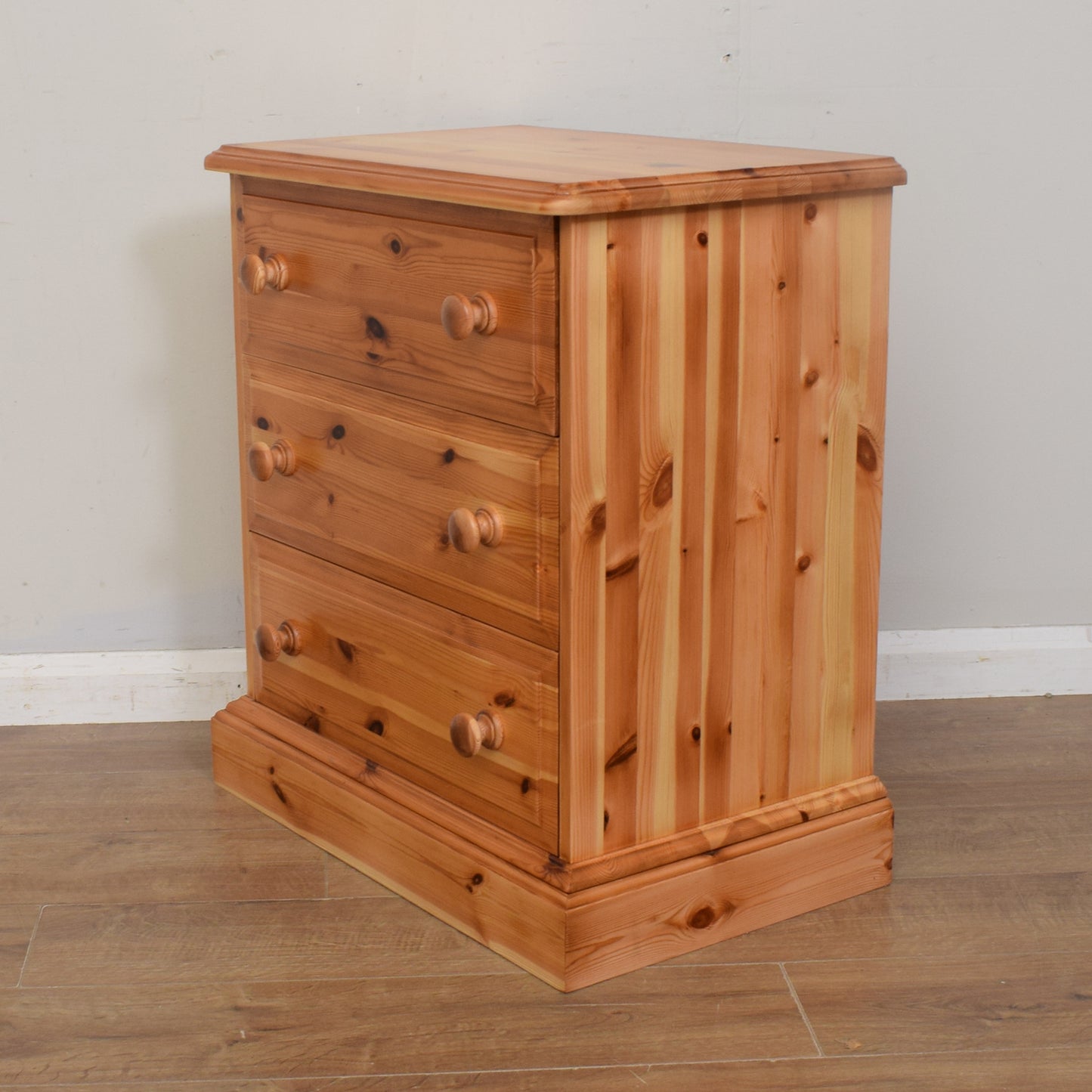 Pine Chest of Drawers
