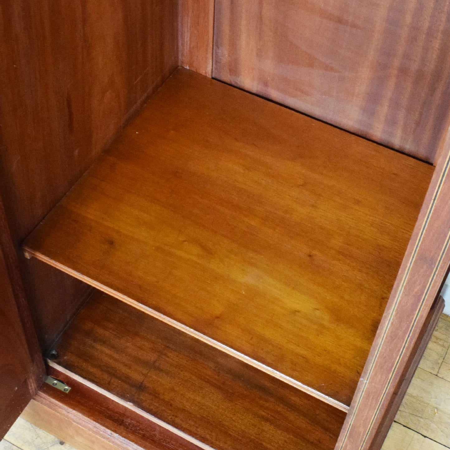 Mirrored Compactum
