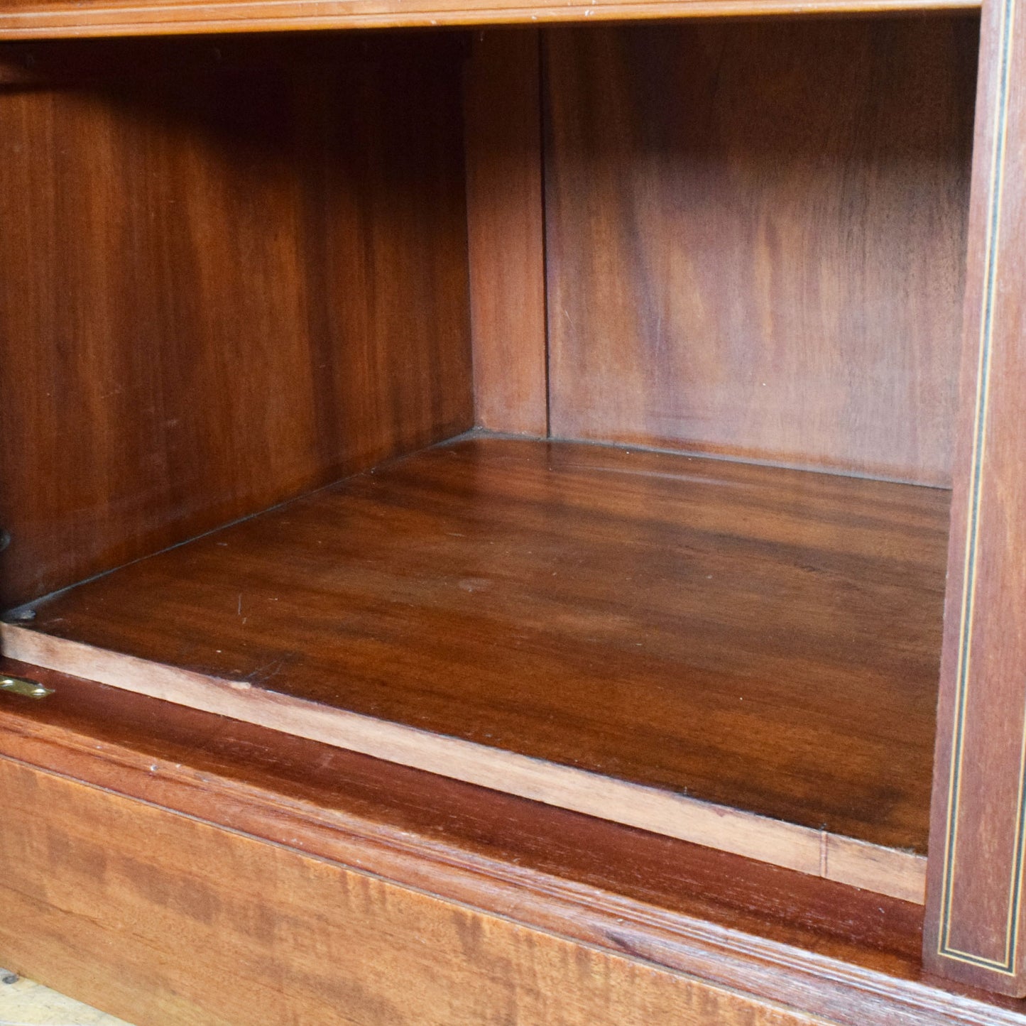 Mirrored Compactum
