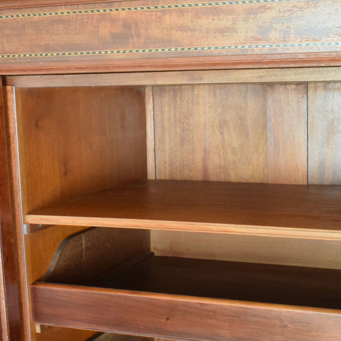 Mirrored Compactum