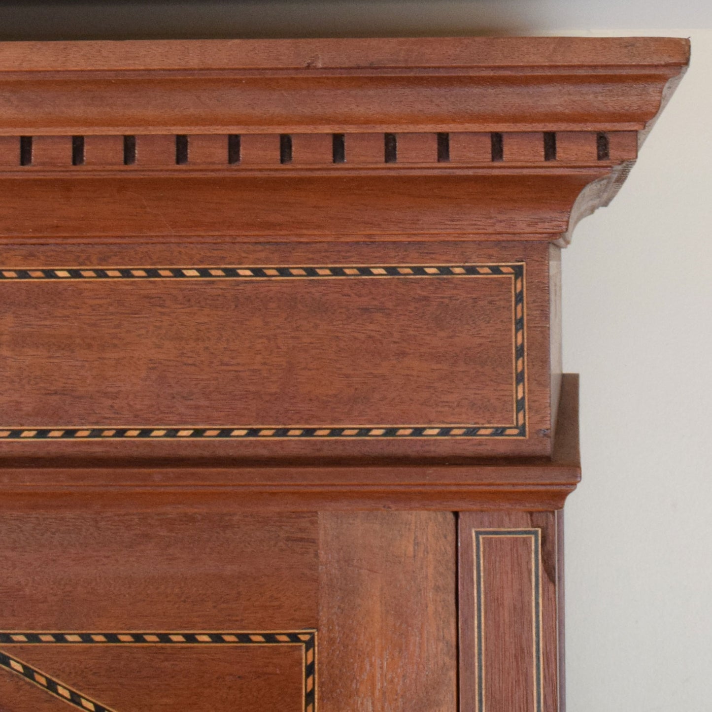 Mirrored Compactum
