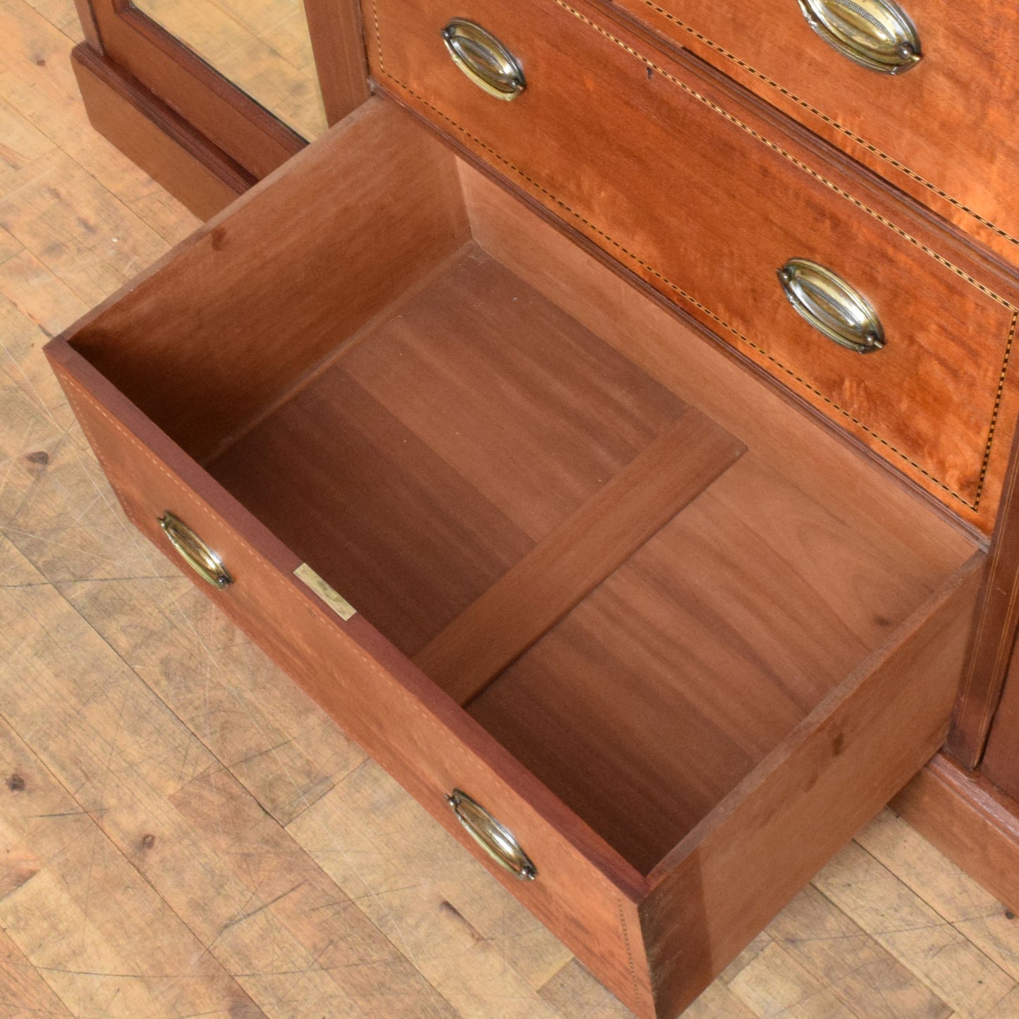 Mirrored Compactum