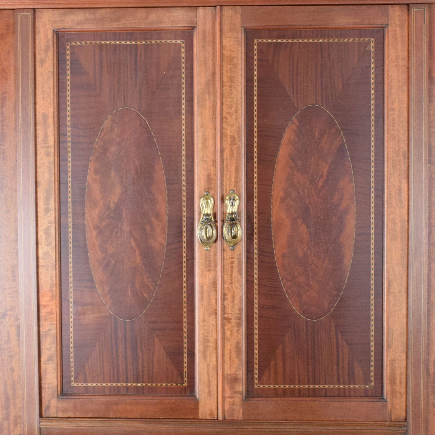 Mirrored Compactum