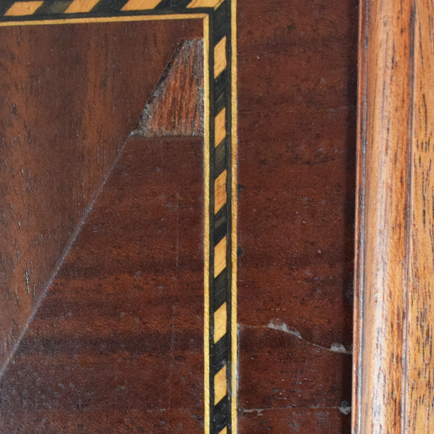 Mirrored Compactum