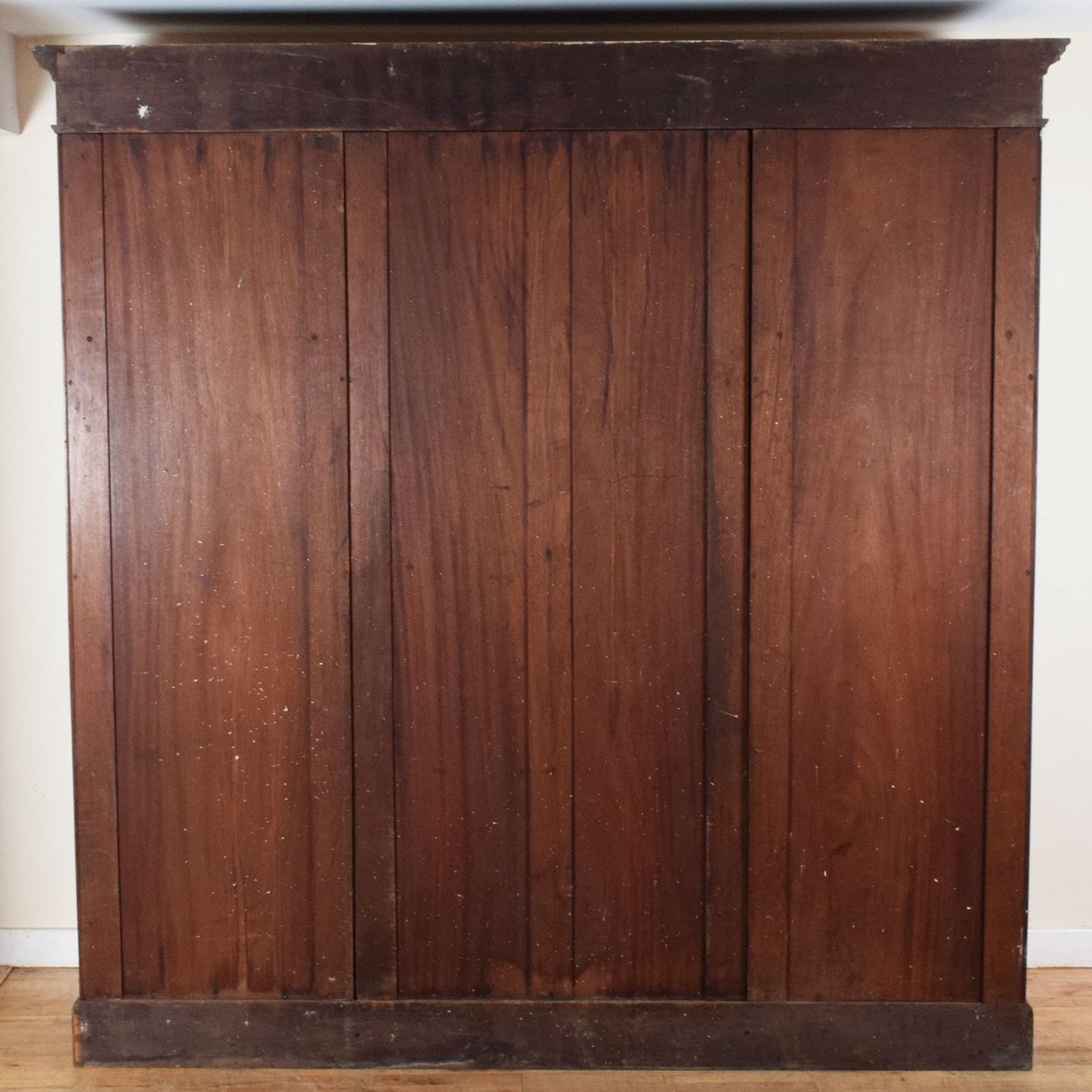 Mirrored Compactum